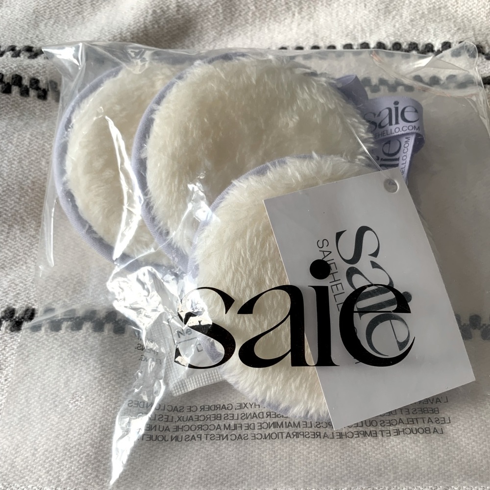Saie reusable cleaning pads from FabFitFun